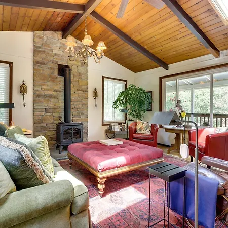 Lakefront Glen Ellen Cabin With Views Near Wineries!